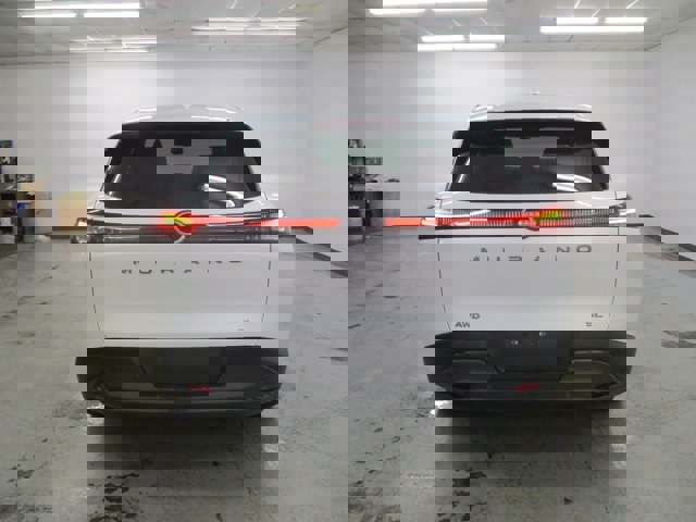 Vehicle image 5 of 34