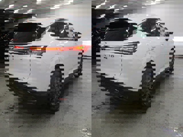 Vehicle image 4 of 34