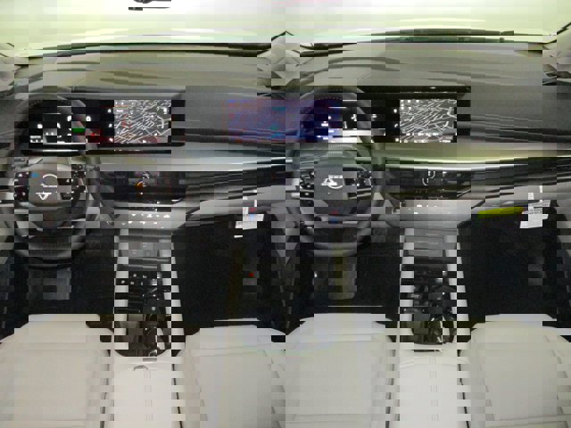 Vehicle image 33 of 34