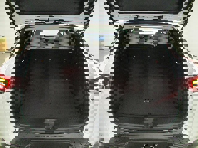 Vehicle image 10 of 34