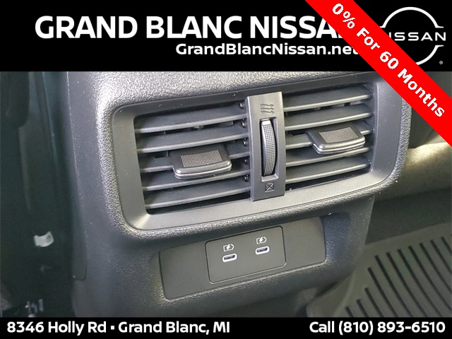 Vehicle image 27 of 35