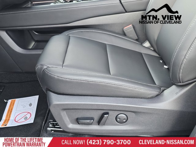 Vehicle image 9 of 19