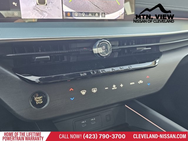 Vehicle image 14 of 19