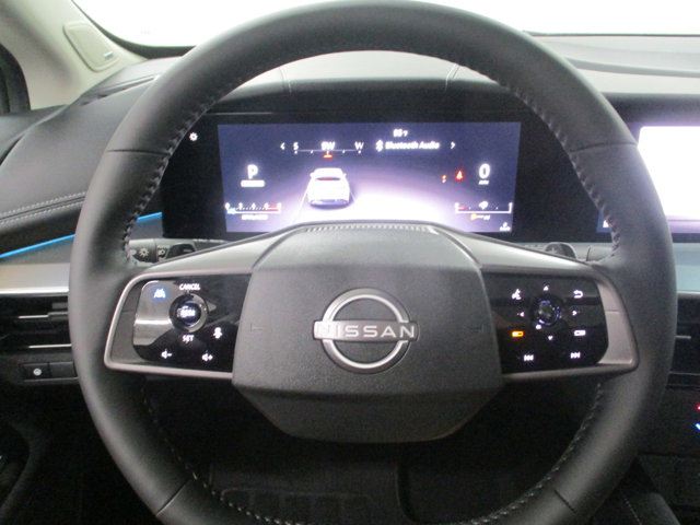 Vehicle image 21 of 33