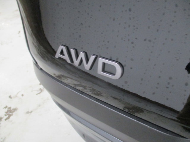 Vehicle image 8 of 33