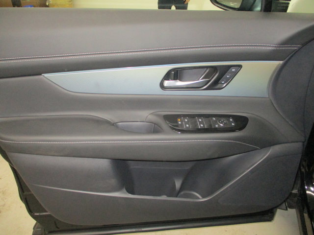 Vehicle image 15 of 33