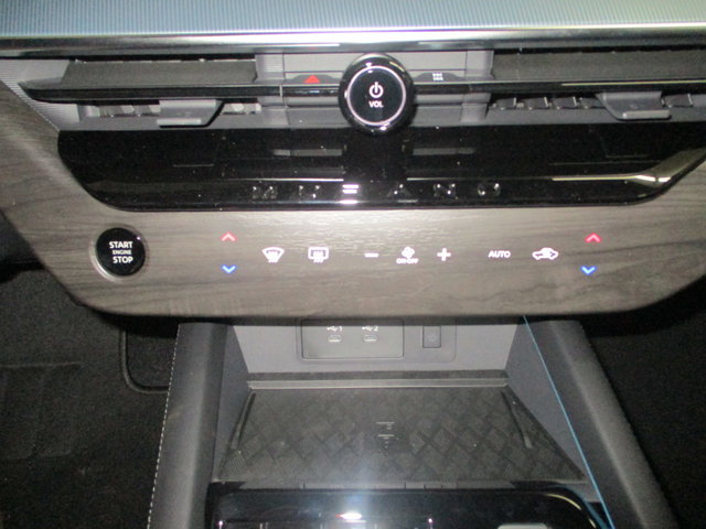Vehicle image 28 of 33