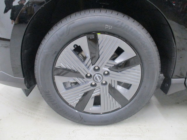 Vehicle image 14 of 33