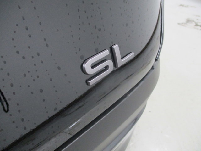 Vehicle image 9 of 33