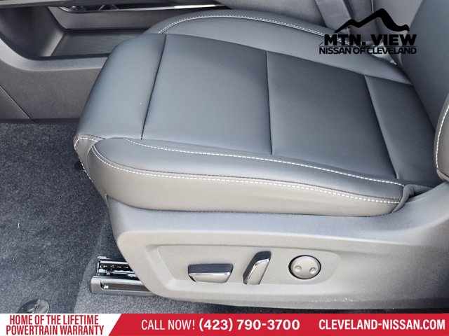 Vehicle image 9 of 19