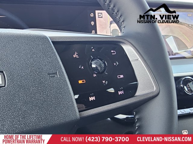 Vehicle image 18 of 19