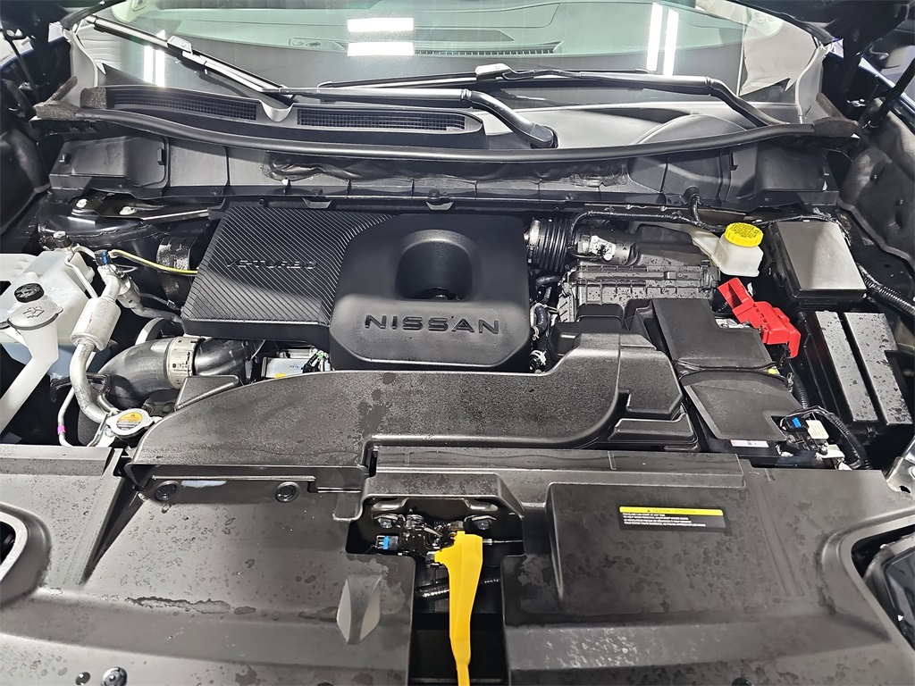 Vehicle image 32 of 37