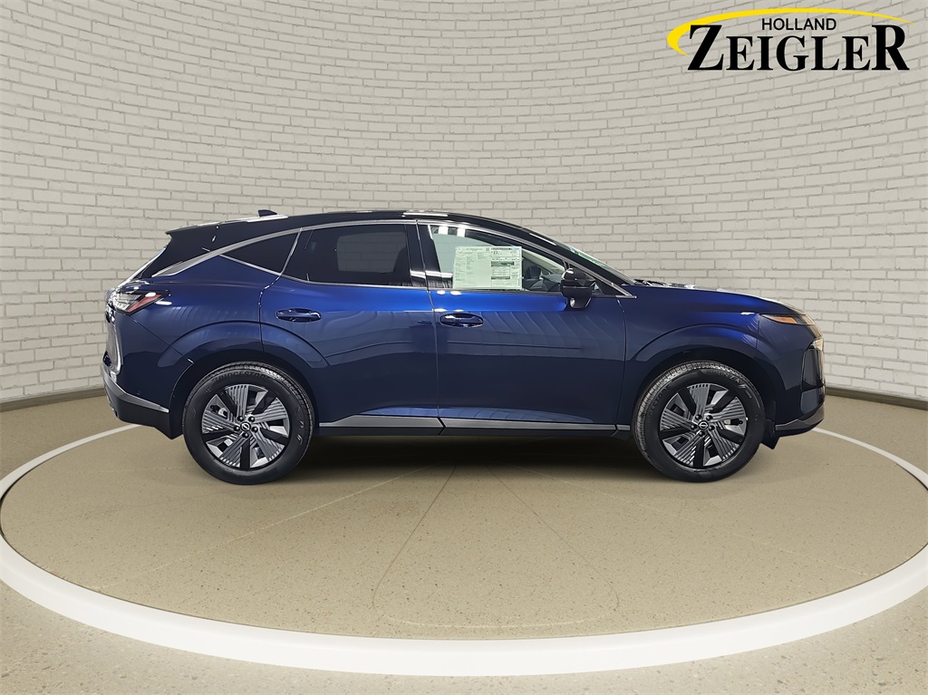 Vehicle image 4 of 37