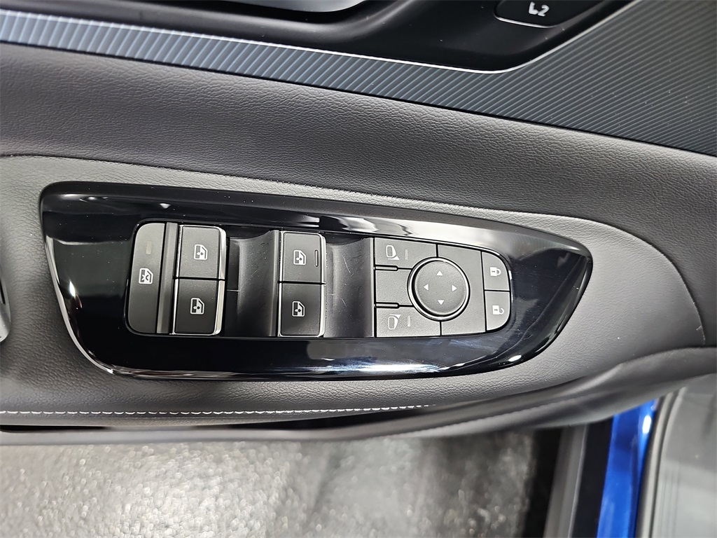 Vehicle image 29 of 37