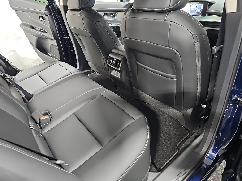 Vehicle image 11 of 37