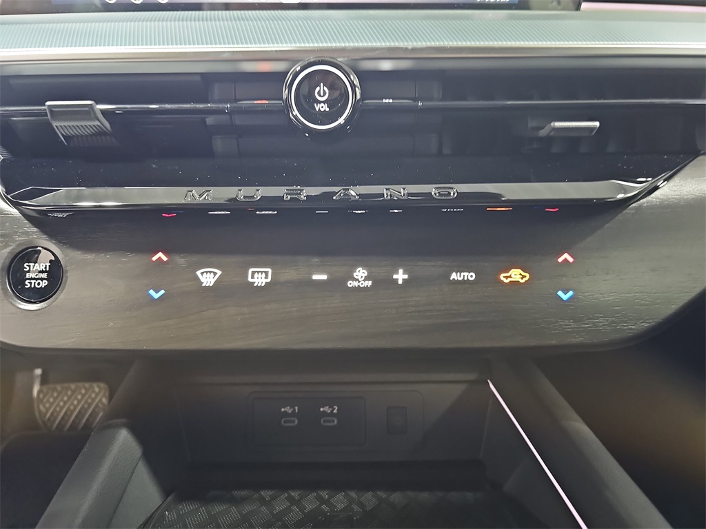 Vehicle image 21 of 37