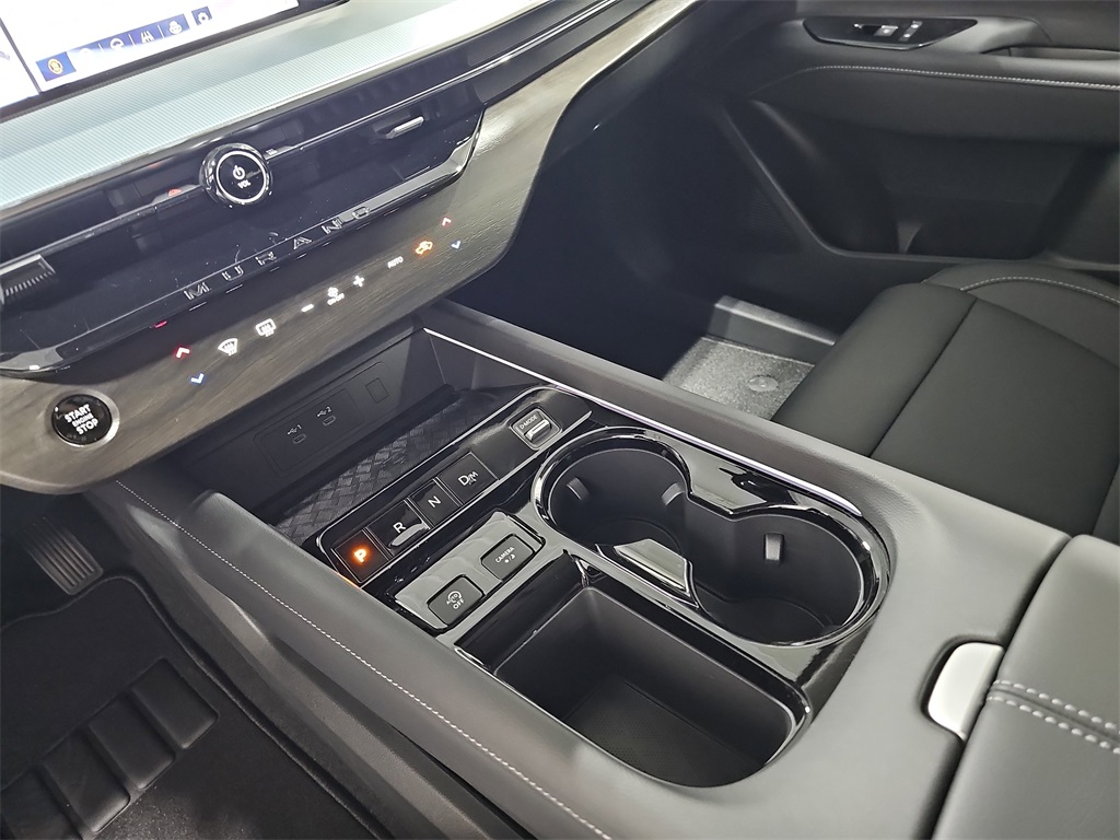 Vehicle image 26 of 37