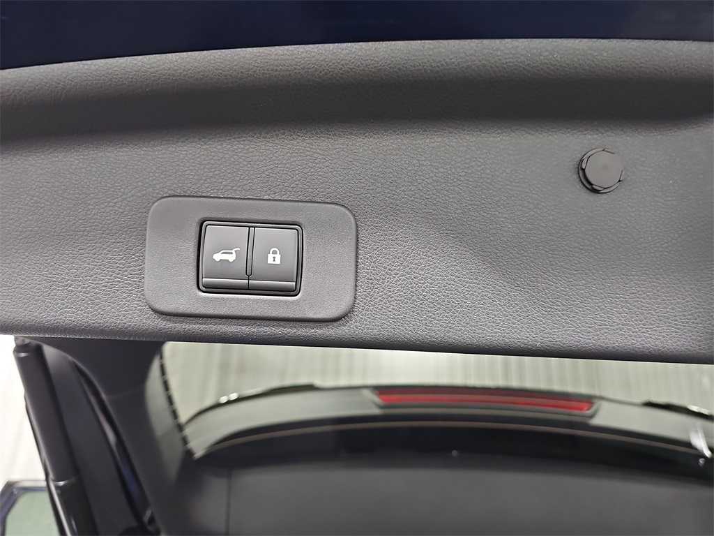 Vehicle image 13 of 37