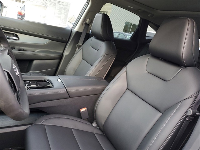 Vehicle image 8 of 33