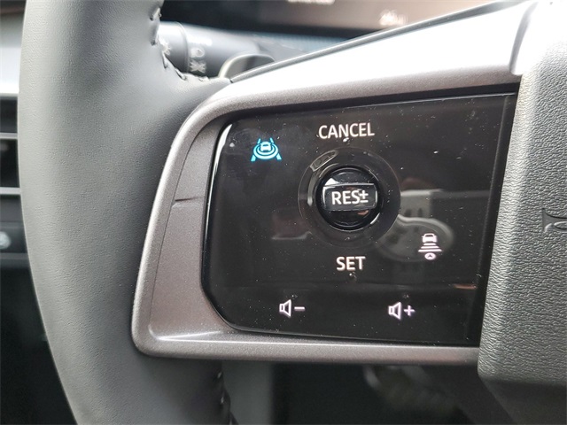 Vehicle image 32 of 33
