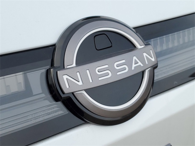 Vehicle image 31 of 33