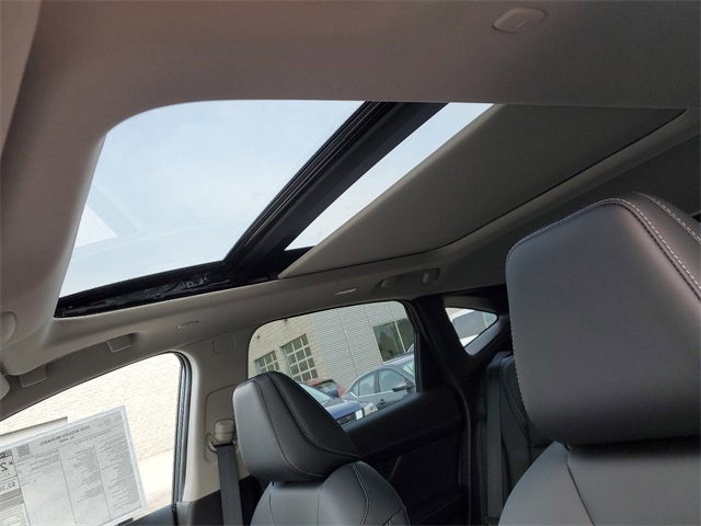 Vehicle image 10 of 33