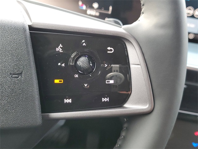 Vehicle image 33 of 33