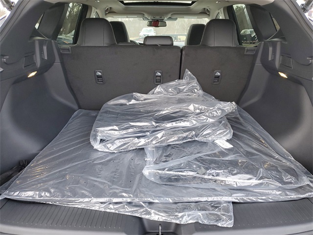 Vehicle image 6 of 33