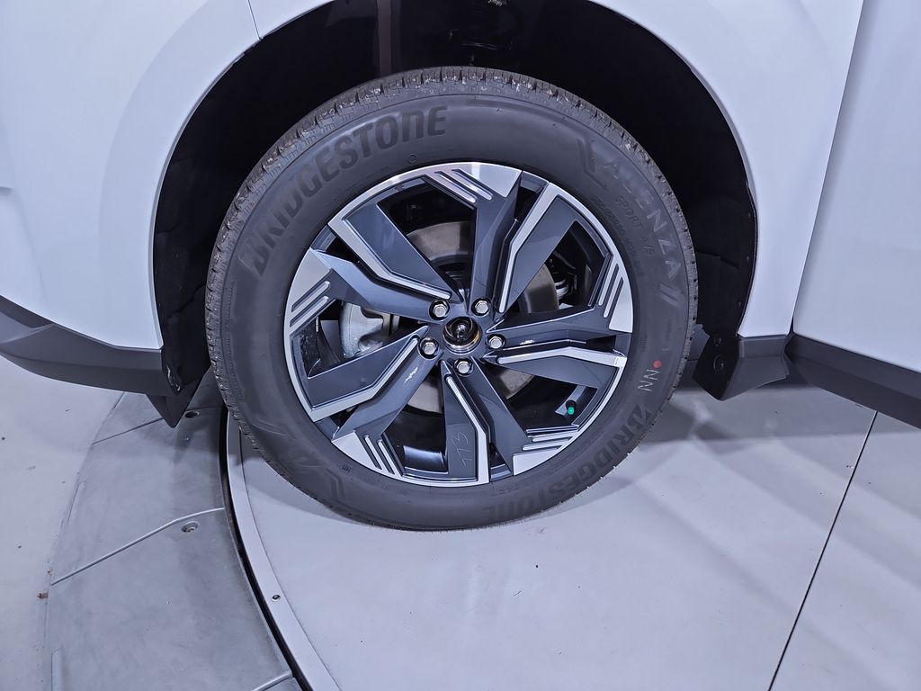 2025 Nissan Murano SL Image 10 of 30