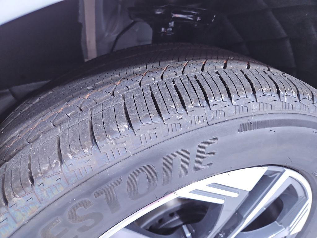 2025 Nissan Murano SL Image 11 of 30