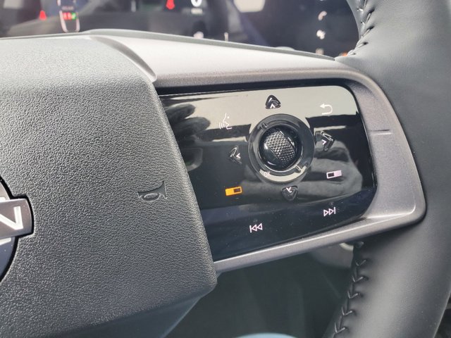 Vehicle image 13 of 30