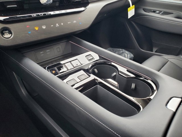 Vehicle image 25 of 30