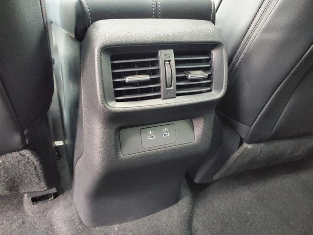 Vehicle image 28 of 30