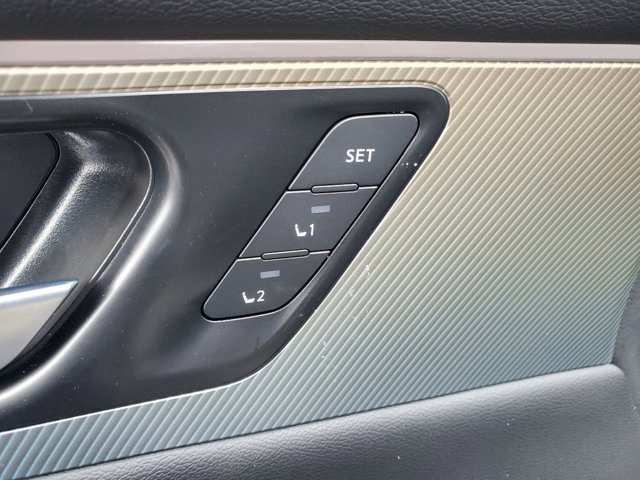Vehicle image 9 of 30