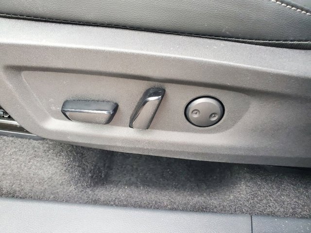 Vehicle image 6 of 30