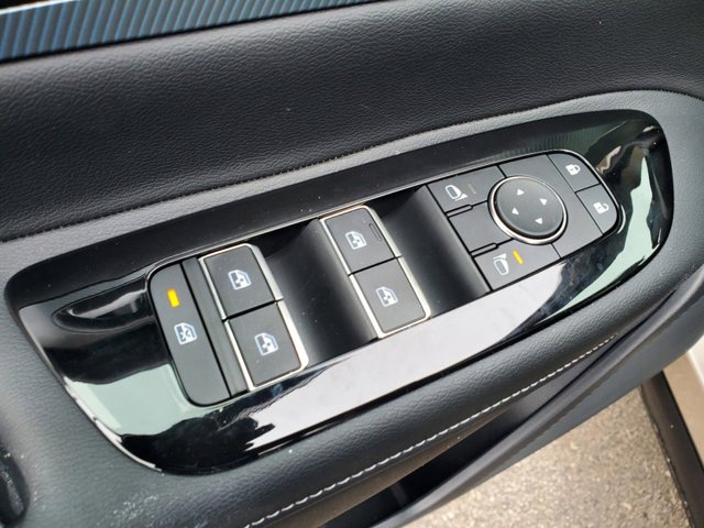 Vehicle image 8 of 30