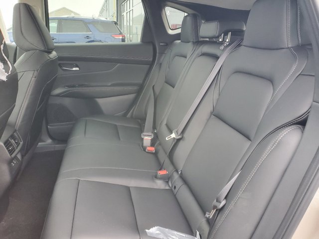 Vehicle image 27 of 30