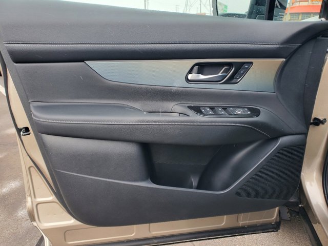 Vehicle image 7 of 30