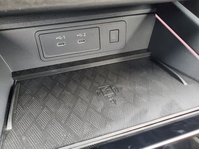 Vehicle image 24 of 30