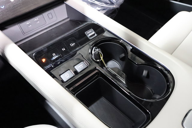 Vehicle image 27 of 37