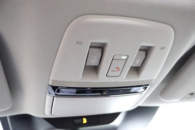 Vehicle image 28 of 37