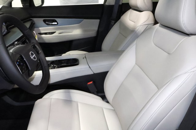 Vehicle image 15 of 37