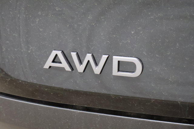 Vehicle image 6 of 37
