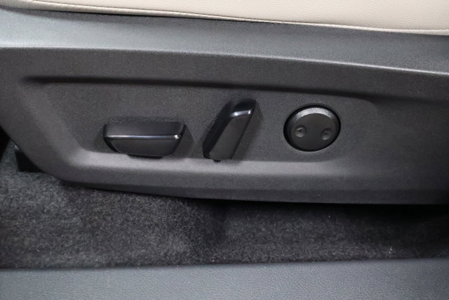 Vehicle image 10 of 37