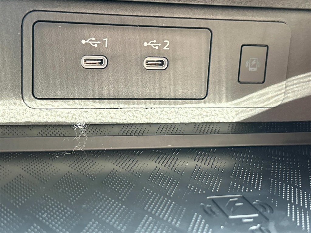 Vehicle image 41 of 70