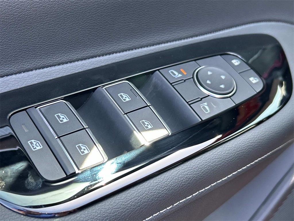 Vehicle image 53 of 70