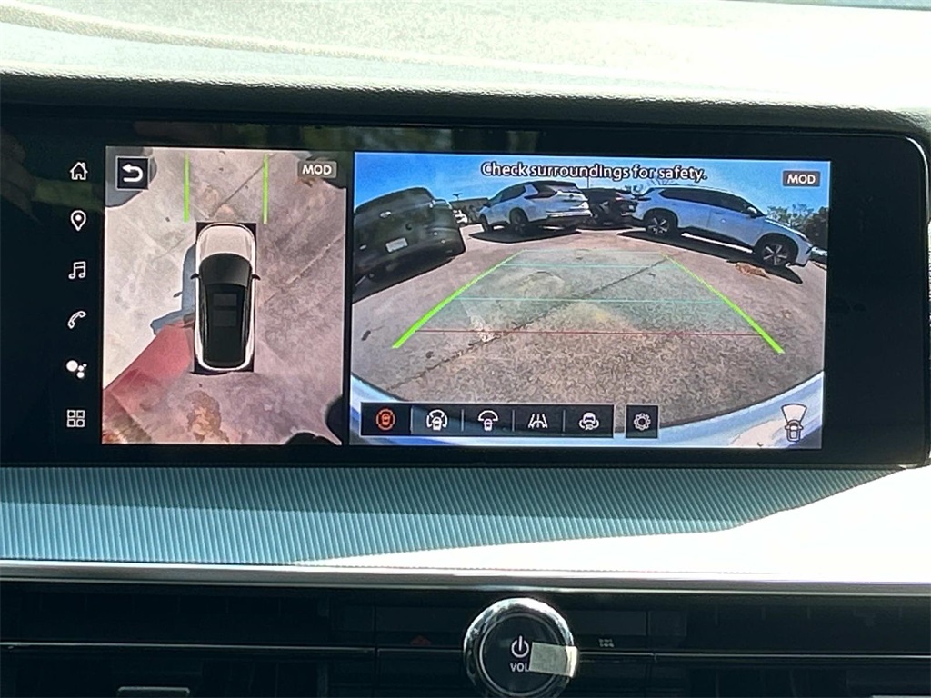 Vehicle image 60 of 70