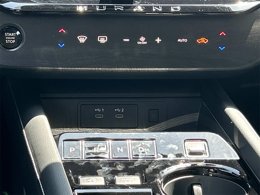 Vehicle image 61 of 70