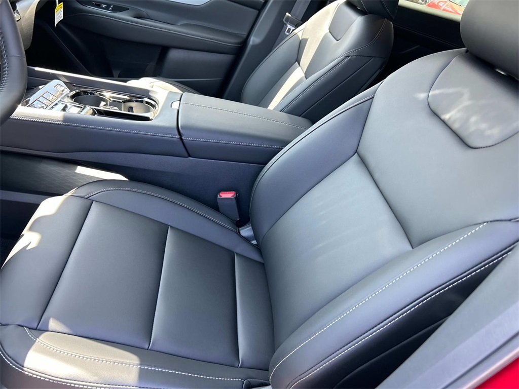 Vehicle image 50 of 70