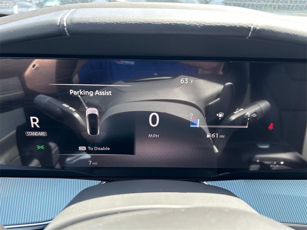 Vehicle image 43 of 70